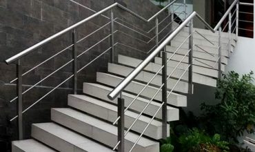 Diseño de escaleras metálicas para exterior.